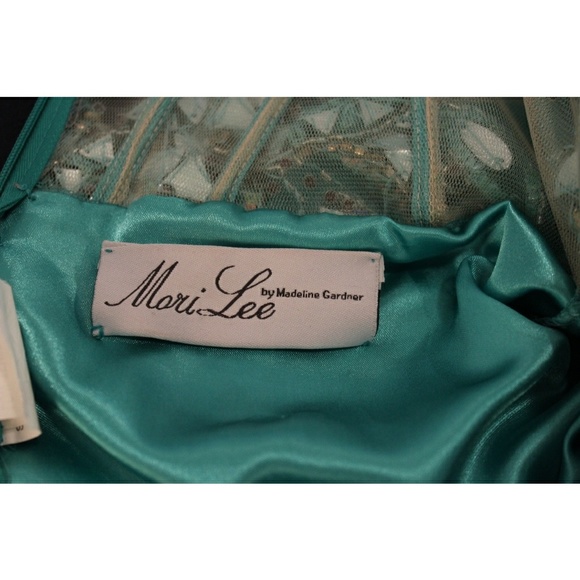 👗Mori Lee Prom Dress👗 - Picture 7 of 8